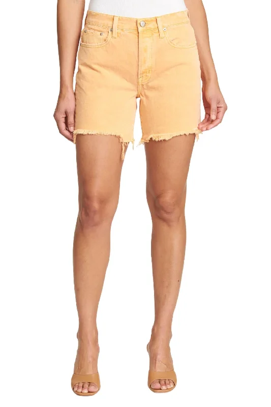 Sporty shorts – Shorts designed for athletic or casual wear, often with drawstrings and made from breathable fabrics.Sporty shorts – Shorts designed for athletic or casual wear, often with drawstrings and made from breathable fabrics.Devin Shorts In Nectar