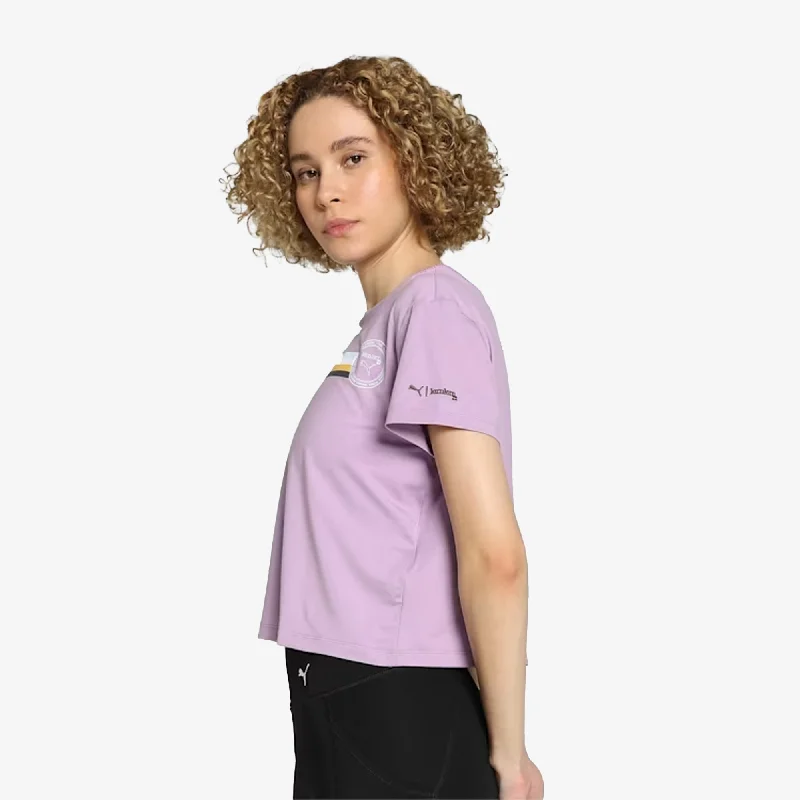 Faded – Pre-washed or faded look for a vintage vibeFaded – Pre-washed or faded look for a vintage vibePuma | WMN'S X LEMLEM TRAINING T-SHIRT  { VIVID VIOLET